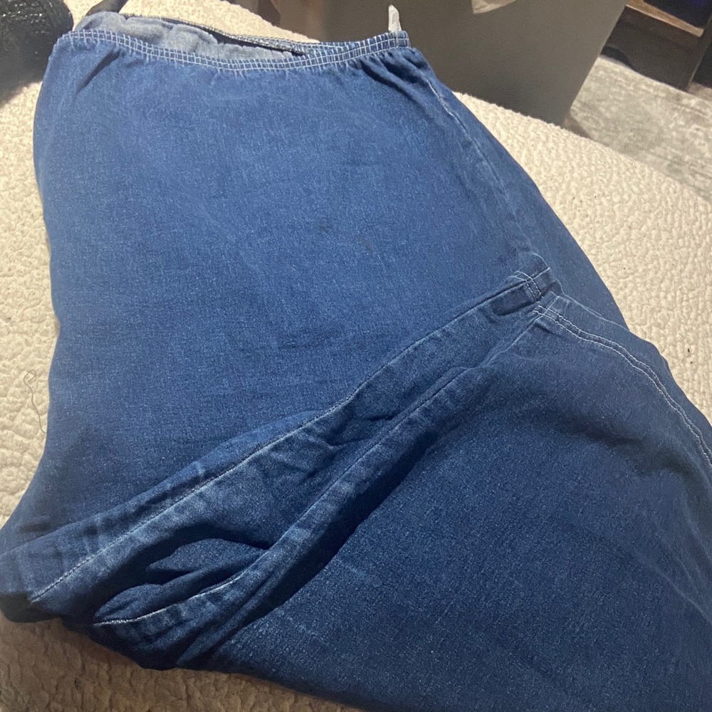 Avenue Blue Denim Jean Capri size 32